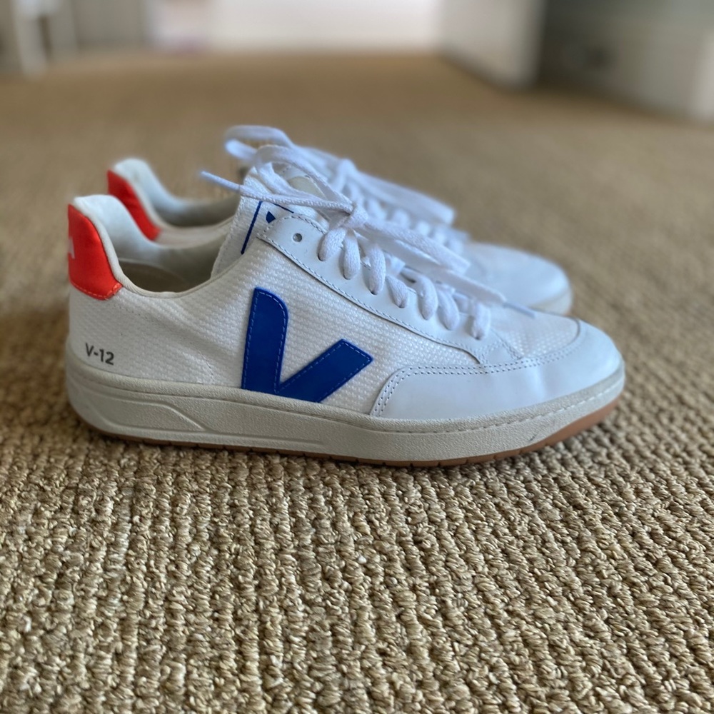 Veja women’s sneakers - worn twice!